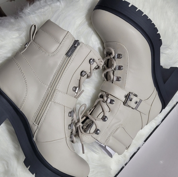 🔹️Guess 🔹️women ankle boots size 8 new  ✨️🖤 - Picture 2 of 12